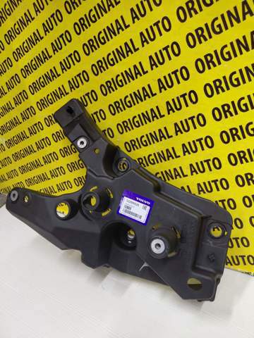 Soporte delantero izquierdo para aleta delantera 32288928 Volvo