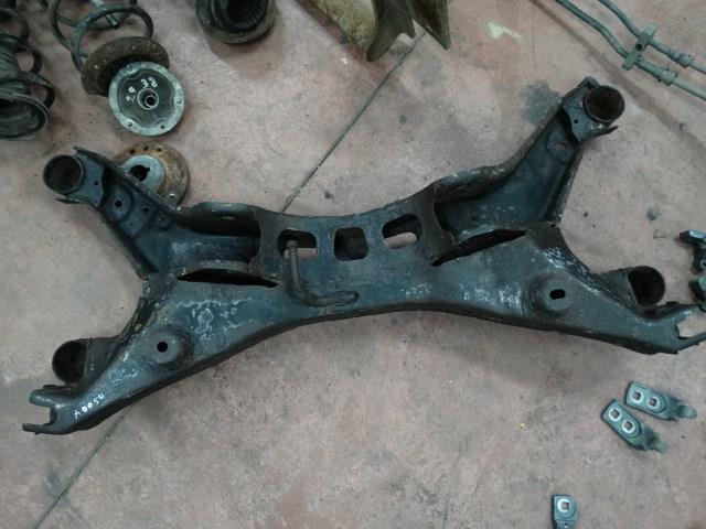 Subchasis trasero soporte motor 24428425 GM