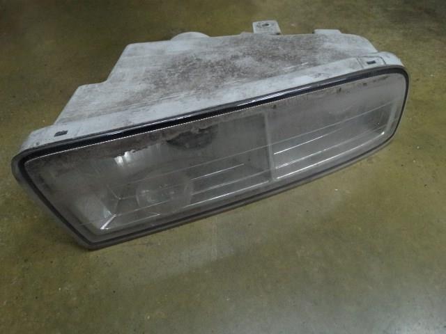 8103060030 Toyota faro antiniebla derecho