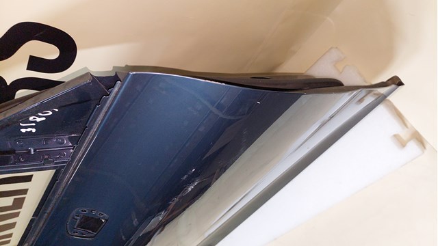 Puerta delantera derecha 32228849 Volvo