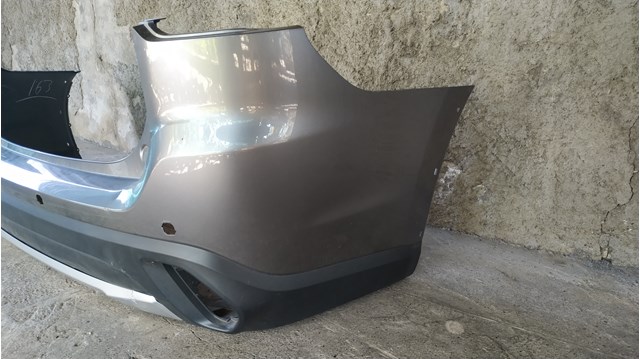 6410F375 Mitsubishi Defensa trasero