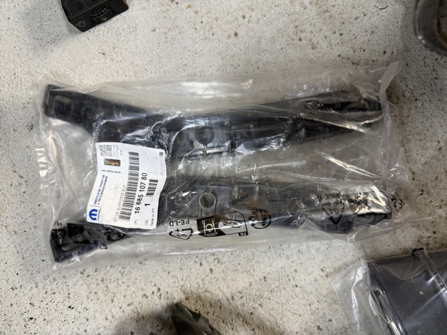 Comprar 1668510780 Peugeot/Citroen Guía del parachoques delantero
