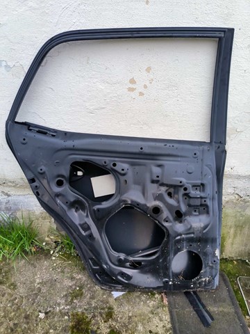 Puerta trasera izquierda Toyota Auris JPP (E15)