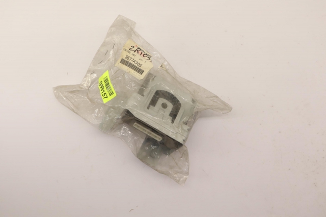 Comprar 8637A305 Mitsubishi 