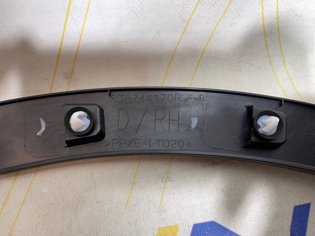 Extensión de la aleta delantera derecha 638744170R Renault (RVI)