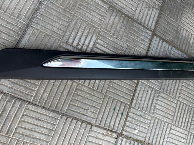 828776FR0A Nissan/Infiniti Moldura inferior de puerta trasera izquierda