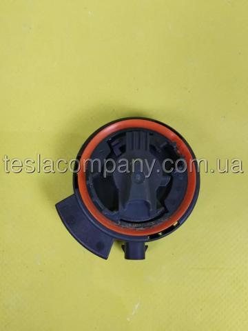  Tesla 103676200A