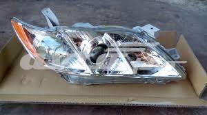 Faro delantero derecho Toyota 8113033611