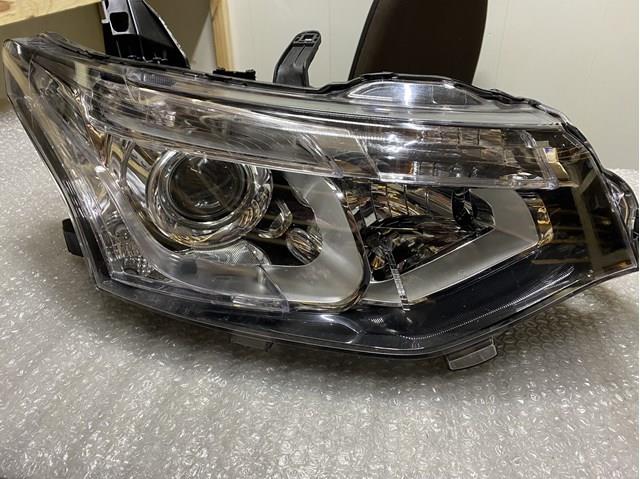 8301C524 Mitsubishi Luz derecha