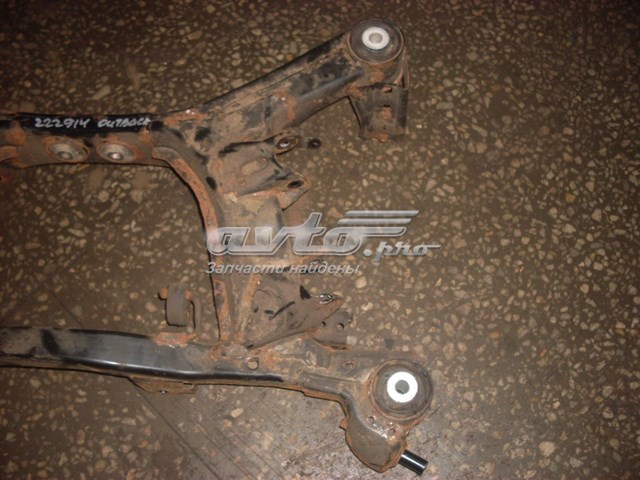 20152AJ002 Subaru Subchasis trasero soporte motor