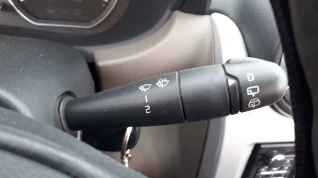 Comprar 8200792584 Renault (RVI) Conmutador derecho de la columna de dirección