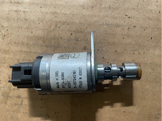 PYFA12360 Mazda Válvula control, ajuste de levas