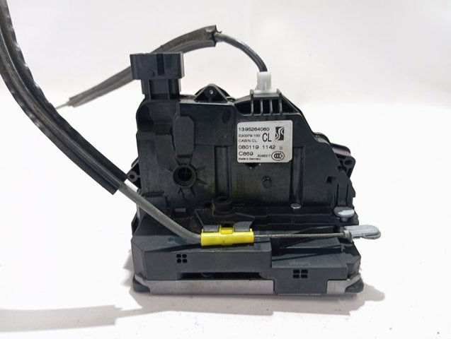 Cerradura de puerta delantera derecha 1677681380 Peugeot/Citroen