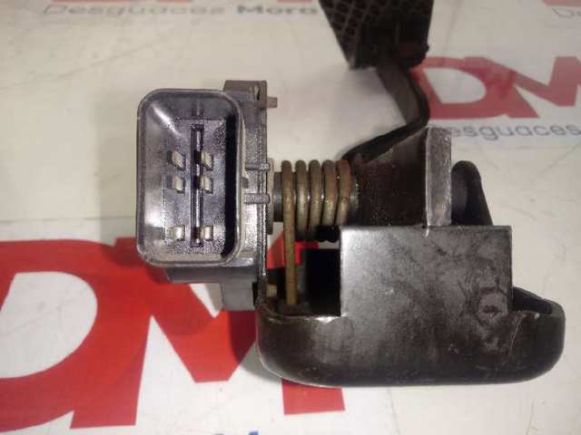 04612742 Chrysler Cubierta del pedal del acelerador