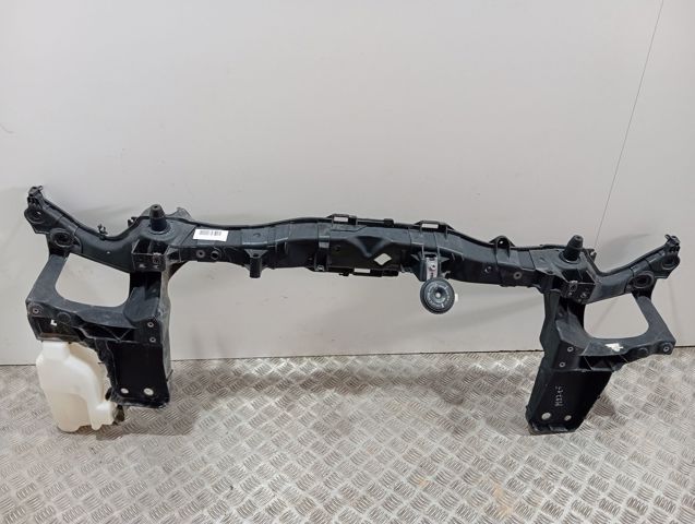 Soporte de radiador 8201130847 Renault (RVI)