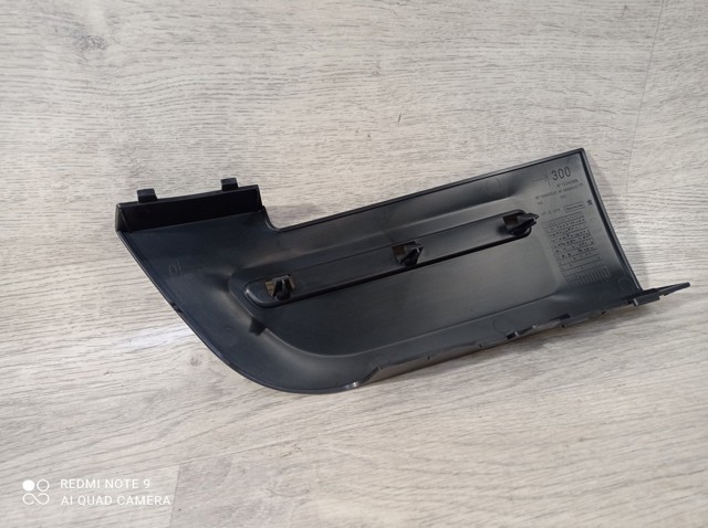 13140761 Peugeot/Citroen Guía derecha del parachoques delantero