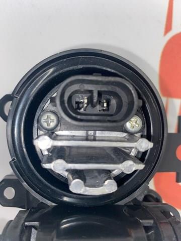 2615000Q0B Nissan/Infiniti Faro antiniebla derecho