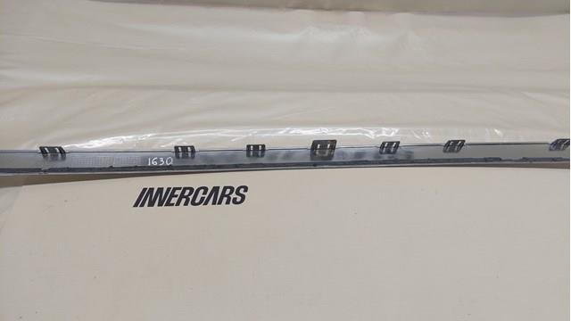 Comprar 31663566 Volvo Embellecedor central del parachoques trasero
