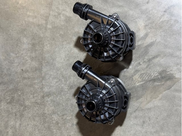 Bomba de agua eléctrica auxiliar Mercedes A9075003200 precio, desde 442,84 EUR