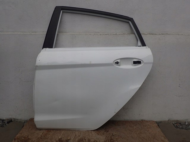 P8A61A24631KA Ford puerta trasera izquierda