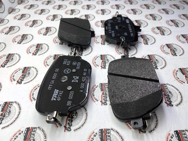 Pastillas traseras de freno Mercedes A0004219801 precio, desde 58,49 EUR