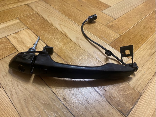 Manija exterior izquierda de puerta delantera Hyundai/Kia 82651J9700