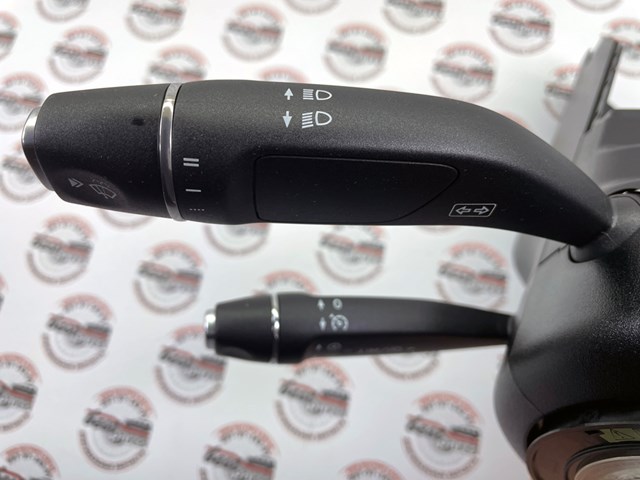 A24690041209051 Mercedes Mando bajo volante