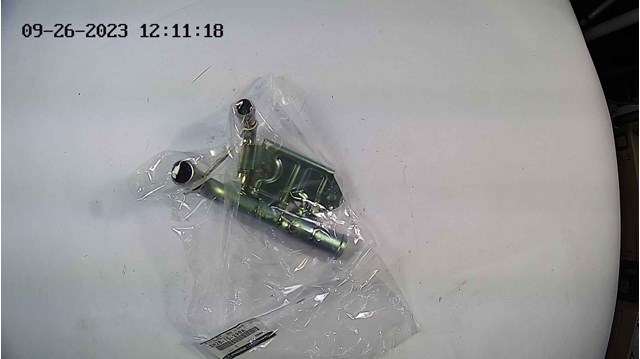 Brida del sistema de refrigeración (triple unión) SH2015290A Mazda