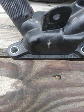 Caja del termostato 110608635R NISSAN