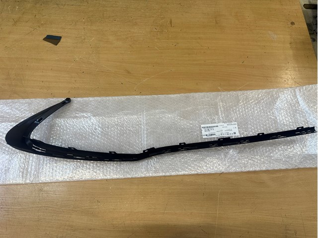 A2238852901 Mercedes Embellecedor izquierdo del parachoques delantero