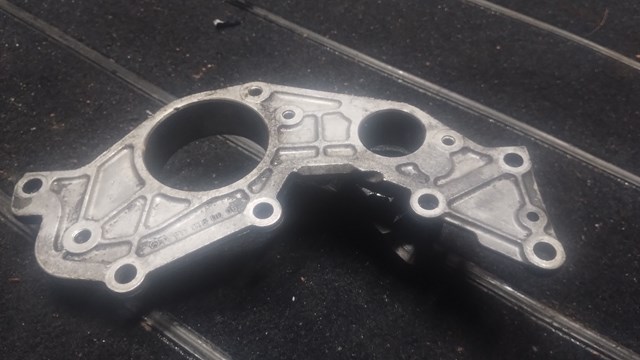 Tapa delantera de la culata Mercedes A6110160006 precio, desde 65,34 EUR