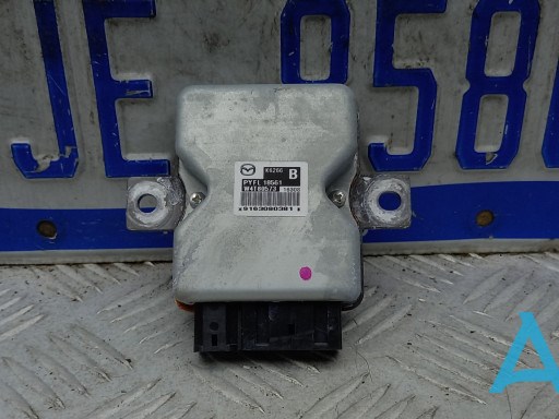 Comprar PYFL18561 Mazda Módulo de control del motor de la bomba de combustible