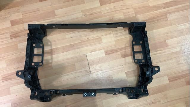 Soporte de radiador 13K104 Polcar