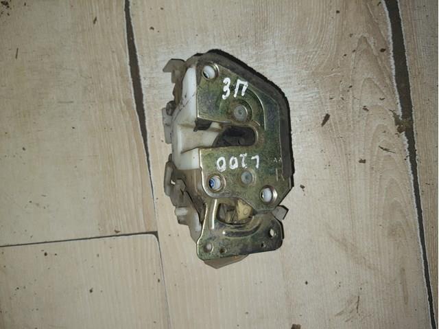Cerradura de puerta trasera derecha Mitsubishi L 200 (K60, K70)