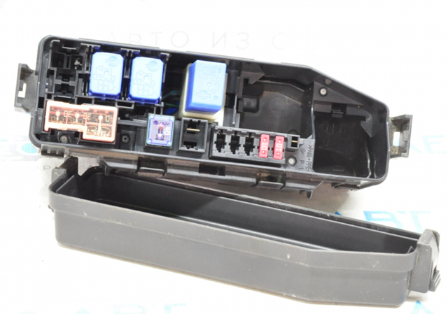 243814BA1A Nissan/Infiniti tapa, caja de fusibles