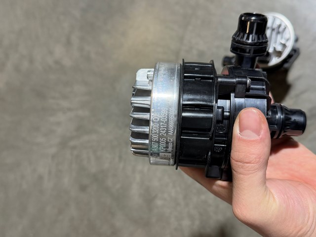 A9075003200 Mercedes Bomba de agua eléctrica auxiliar