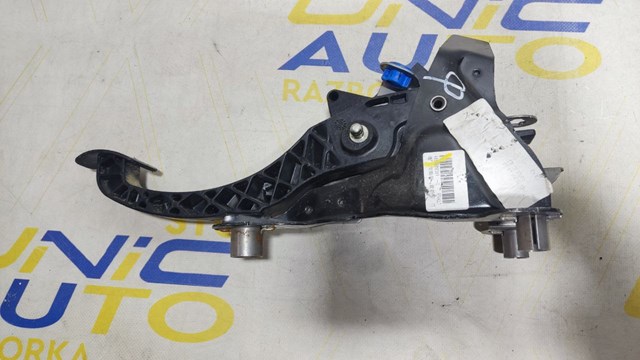 Pedal embrague 465030038R Renault (RVI)