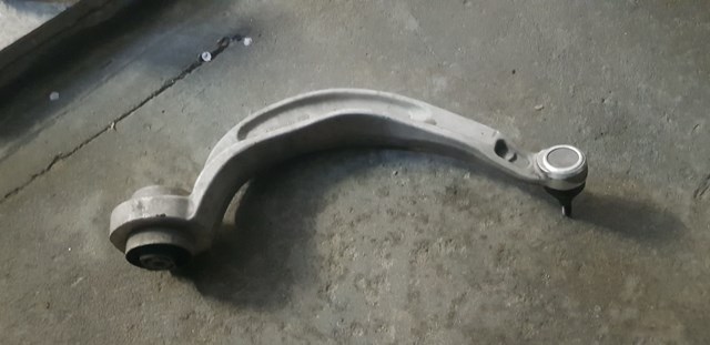 8W0407696A VAG Brazo inferior derecho de la suspensión delantera