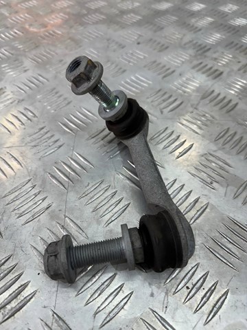 562616RR0A Nissan/Infiniti Bieleta estabilizadora trasera derecha