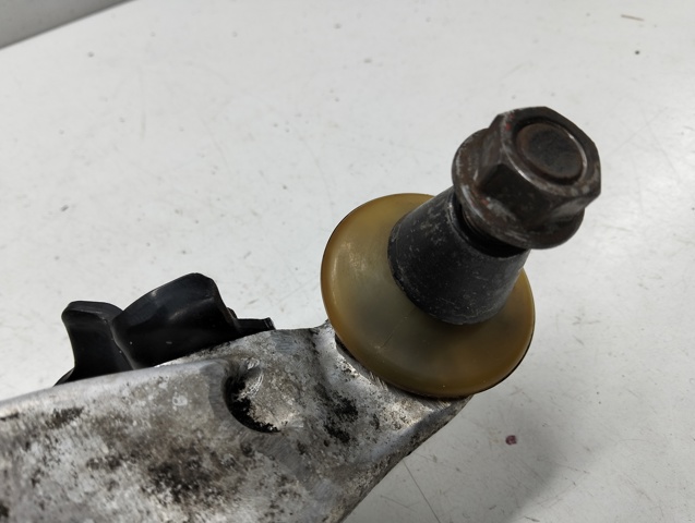 Brazo inferior derecho de la suspensión delantera Nissan/Infiniti 545001DR0A precio, desde 501,94 EUR