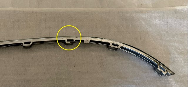 Moldura de parachoques trasero derecho VAG 5618534602ZZ
