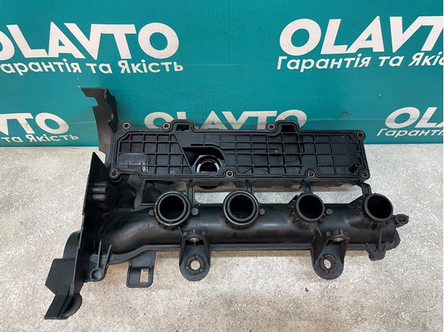 Y40110220A Mazda Tapa de culata