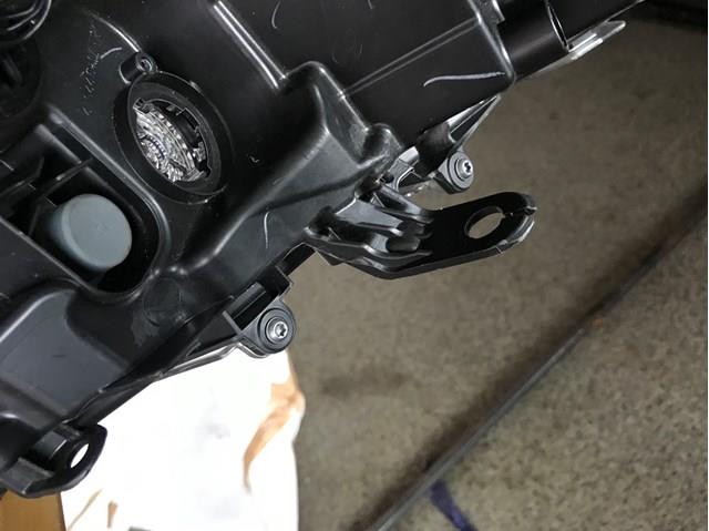 Faro izquierdo 8115002S70 Toyota