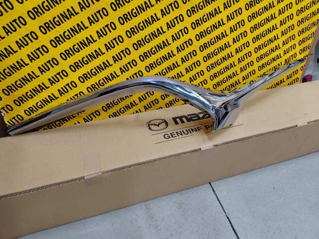 Moldura derecha de la parrilla del radiador Mazda GSH7507J0D precio, desde 68,34 EUR