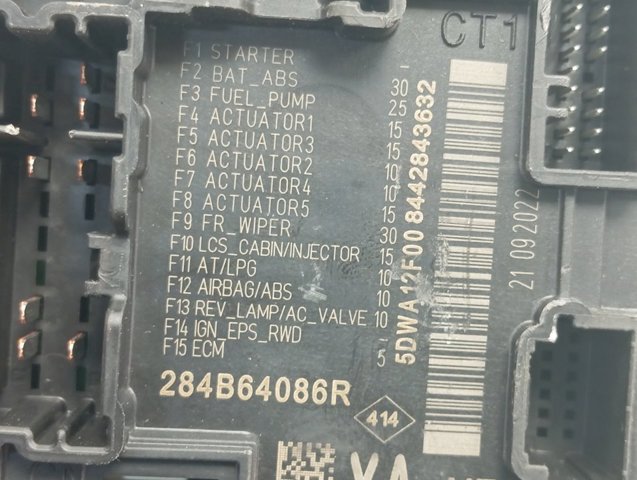 284B64086R Renault (RVI) Caja de relés y fusibles