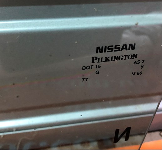 823003NF1A Nissan luna de puerta trasera derecha