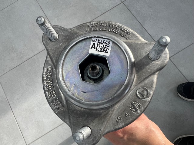 A2063234200 Mercedes Soporte del amortiguador delantero