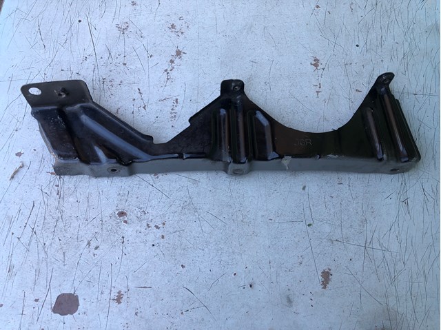 641C0JG00A Nissan soporte para guardabarros delantero, derecho delantero