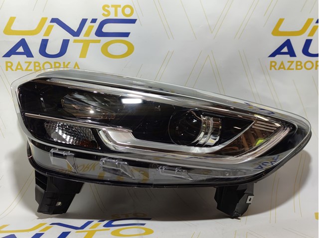 Faro izquierdo 260600479R Renault (RVI)