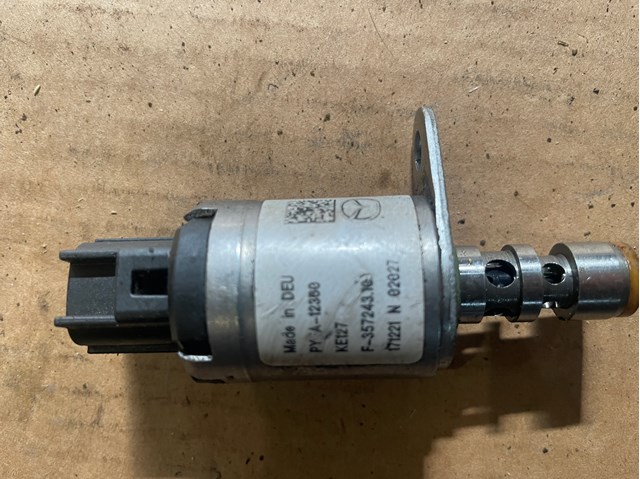 PYFA12360 Mazda Válvula control, ajuste de levas